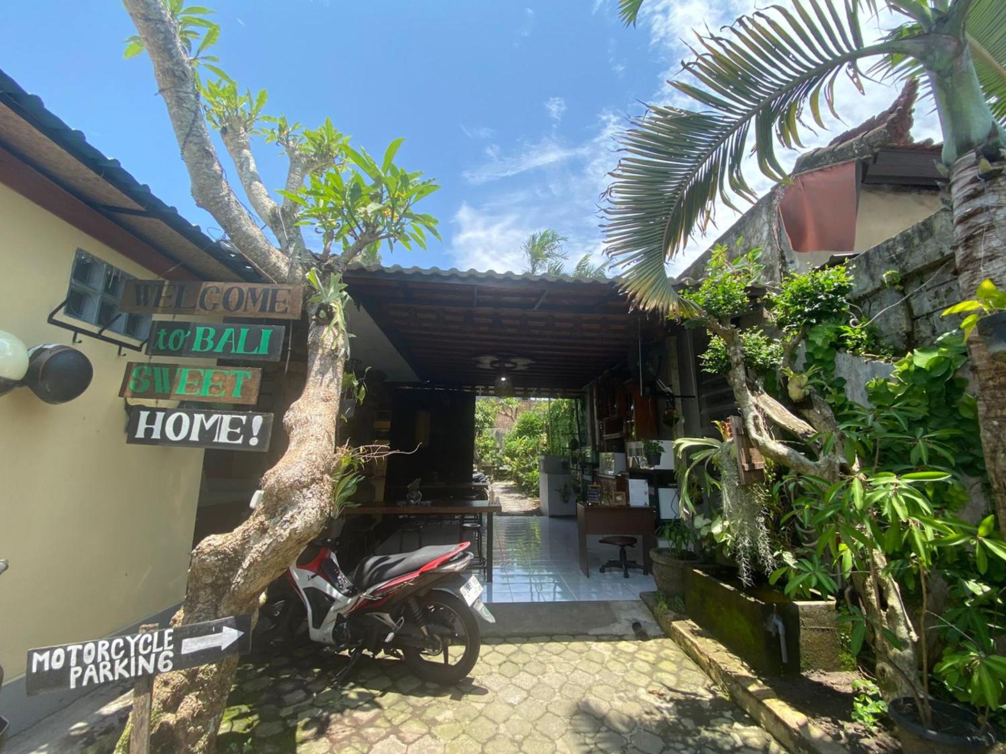 Coliving Bali Sweet Home Kost Lengkap Di Tabanan Kota 外观 照片